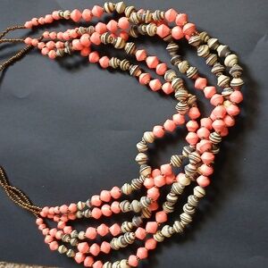 vintage multi-strain beaded necklace. very good pre-owned condition